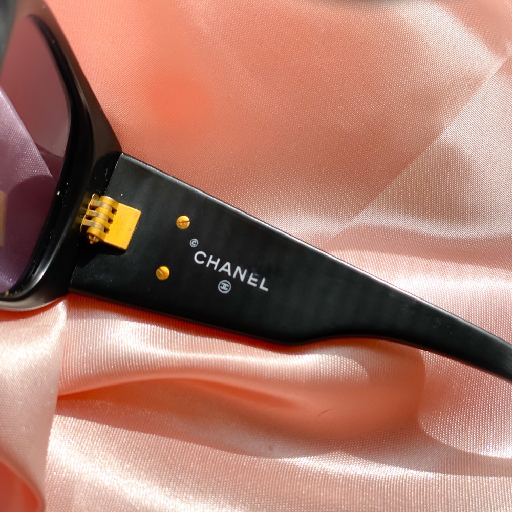 💔SOLD ON DEPOP💔 90’s Chanel Sunglasses ✨ - Picture 3 of 11